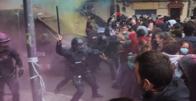 Els Mossos detenen quatre activistes pel desnonament del Bloc Llavors el maig de 2021