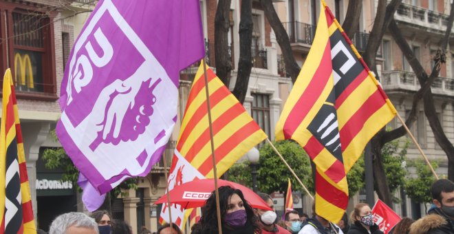 Més de quatre milions d'hores extres dels empleats catalans