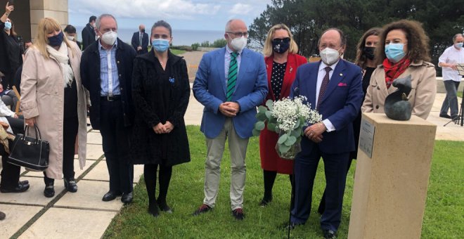 Cantabria cuenta con la primera escultura en recuerdo a los bebés que no llegaron a nacer