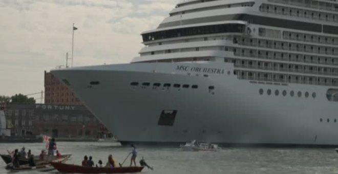 "¡Fuera cruceros de la laguna!"