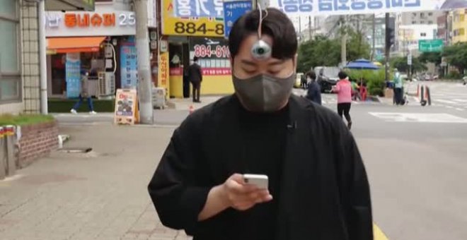 Un joven de Corea del Sur diseña un tercer ojo robótico que te alerta ante un obstáculo