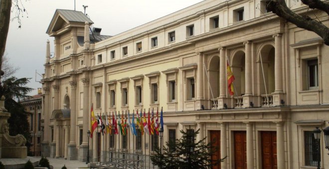 Un senador socialista amaga con encerrarse en la sede de Sanidad de A Coruña para reclamar que lo vacunen por superar los 60 años