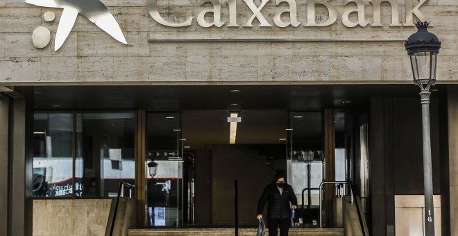 CaixaBank reduce a 7.400 los despidos del ERE