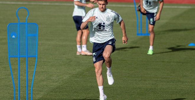 Diego Llorente da negativo en las pruebas PCR y podría reincorporarse a la selección