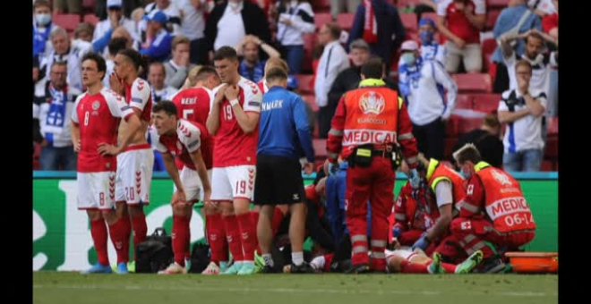 Christian Eriksen sufre un serio desvanecimiento en el campo que obliga a suspender el Dinamarca-Finlandia