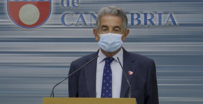 El presidente de Cantabria ve una "buena idea" que la mascarilla deje de ser obligatoria al aire libre