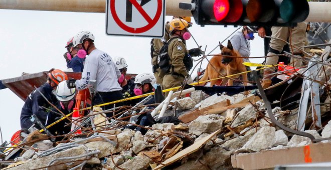 Suben a 16 los muertos en el derrumbe de Miami y baja la esperanza de encontrar supervivientes