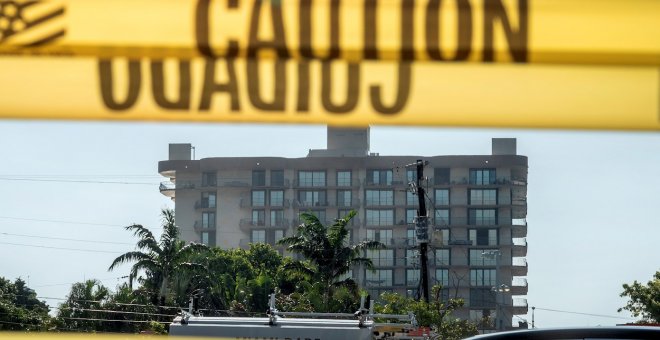 Evacúan por grietas otro edificio de apartamentos en una playa de Florida