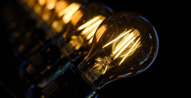 El precio de la luz será el miércoles el tercero más caro de la historia