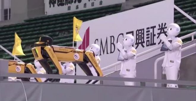 Japón instala robots, espectadores en recortes de cartón y muñecos de tamaño natural como público durante los JJ.OO. de Tokio