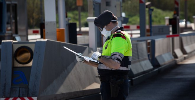 Mueren dos menores y ocho personas resultan heridas tras chocar dos vehículos en Girona