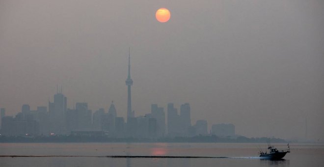 Evacuadas miles de personas en Canadá debido a más de 300 incendios