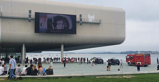 Fallece un hombre al caer a la Bahía de Santander con su silla de ruedas