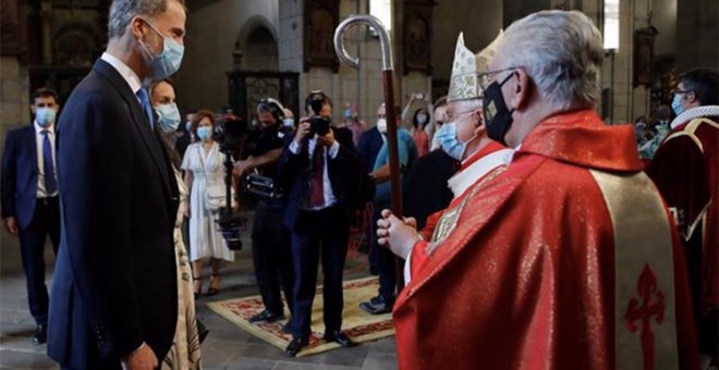 ¡Santiago, y cierra España! ¿Está por ventura España abierta y de modo que es menester cerrarla, o qué ceremonia es esta?