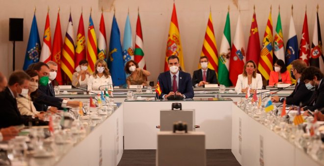 "Compromiso unánime" de las autonomías con la vacunación y el reparto de los fondos europeos