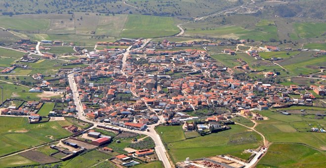 Hallan el cadáver de una mujer con signos de violencia en el interior de un camión en Nombela