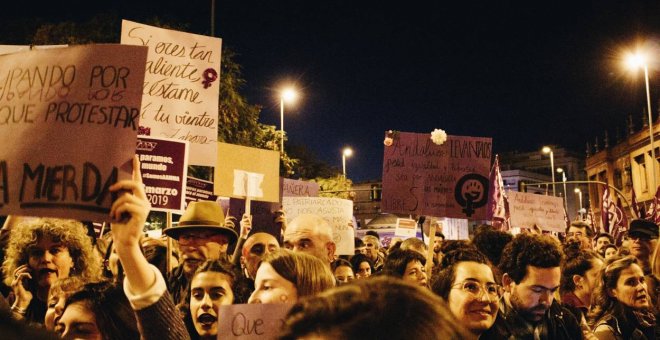 Dos hombres detenidos por agredir a sus parejas, una de ellas embarazada