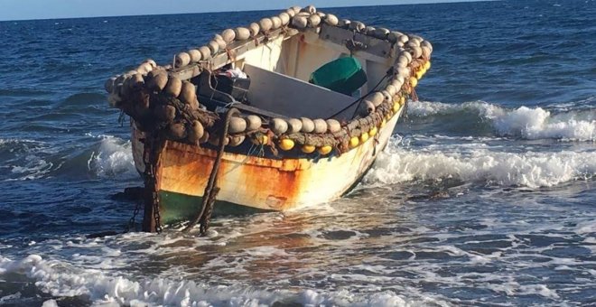 Cuatro personas, entre ellas un niño, mueren tras el naufragio de una patera en aguas de Murcia