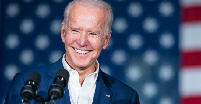 Por qué la propuesta de Joe Biden con los coches eléctricos en 2030 está incompleta