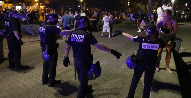 Cargas policiales contra más de 500 turistas borrachos en Magaluf