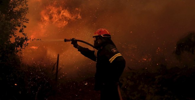 Las terribles imágenes de Grecia en llamas: séptimo día de uno de los peores incendios en el país