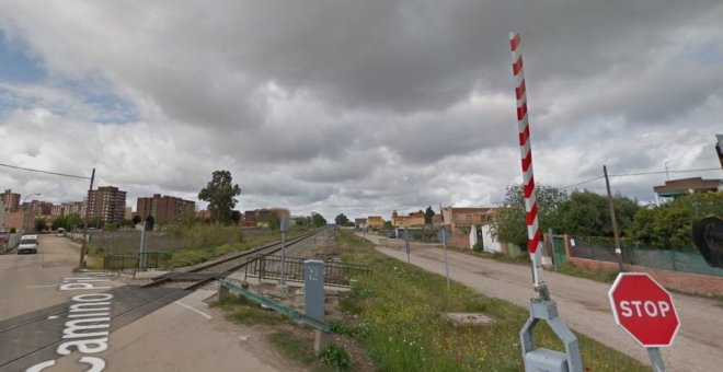 Herido un hombre de 82 años al ser golpeado por un tren en un paso a nivel en Talavera de la Reina