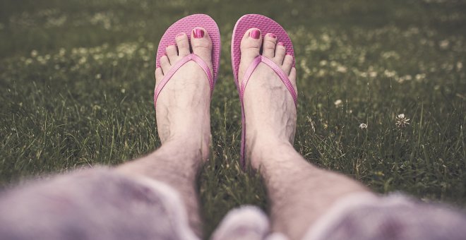 Abusar de las chanclas en verano puede provocar fascitis y tendinopatías