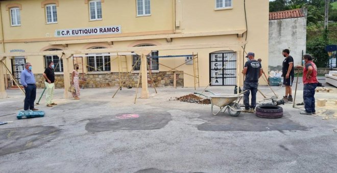 Comienza la construcción de un porche cubierto en el colegio Eutiquio Ramos de Parbayón