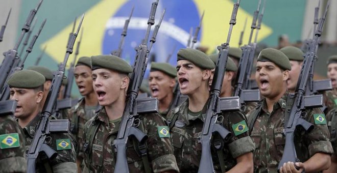 Desfile militar en Brasilia provoca indignación