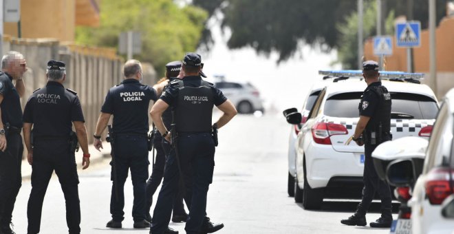 La Policia inicia la devolució al Marroc dels 800 menors migrants que van creuar Ceuta durant la crisi de maig