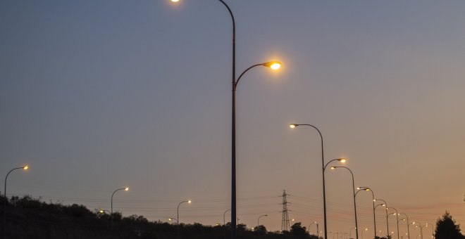 El precio de la luz se mantiene este martes por debajo de los 90 euros/MWh