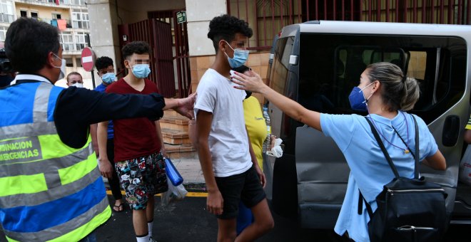 Ceuta pide ayuda urgente ante la llegada de menores migrantes no acompañados