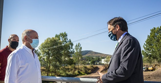 Iniciadas las obras en el río Hijar para evitar inundaciones en Campoo y durarán 4 meses