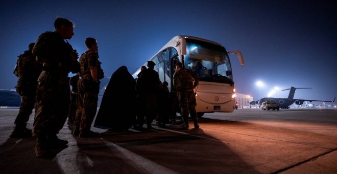 Aumenta el temor a un atentado del Estado Islámico en el aeropuerto de Kabul: "La amenaza es muy real"