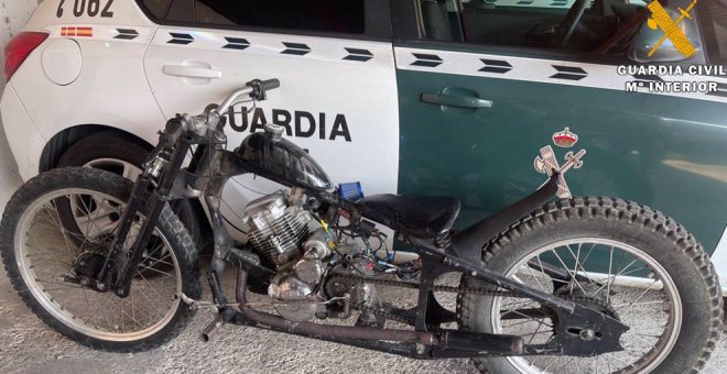 Investigado un menor por circular con una motocicleta artesanal fabricada con piezas de otros vehículos