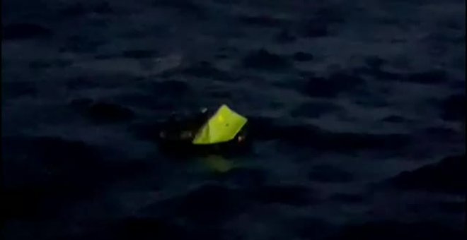 Rescatados in extremis tres marineros a la deriva por la Armada de Colombia