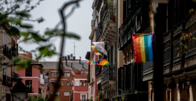 La suerte del joven de Malasaña depende de si la Policía le pide al juez investigar la simulación de delito