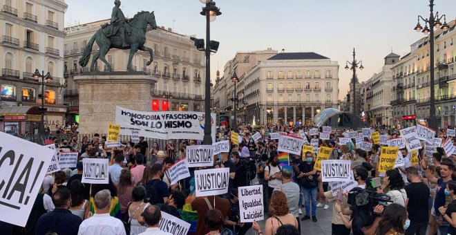 Sigue en directo la concentración en repulsa de la ola de agresiones LGTBIfóbicas en nuestro país