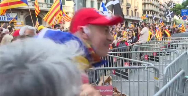 Incidentes en la marcha de la Diada a su paso por la Jefatura Superior de Policía de Barcelona