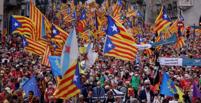 Miles de personas participan en la manifestación independentista en Barcelona