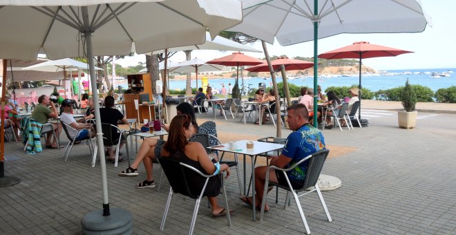 El Procicat prorroga una setmana més les restriccions, com ara l'horari de tancament de bars i restaurants