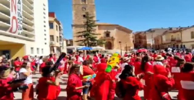 Quintanar del Rey planta cara a la macrogranja de cerdos con un flashmob del Bella Ciao