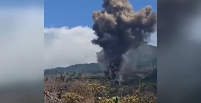 Los vecinos de La Palma viven con angustia la erupción del volcán