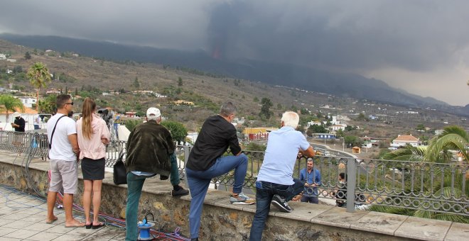 Cuando la tragedia se hace espectáculo: aumenta el turismo volcánico en medio de la desesperación de los palmeros y otras 4 noticias que debes leer para estar informado hoy, jueves 23 de septiembre de 2021