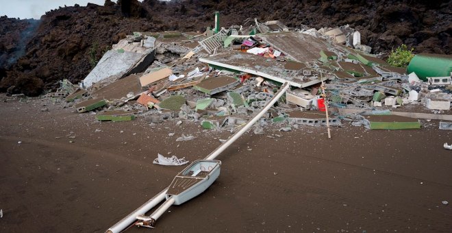 La nueva colada del volcán de La Palma termina de destruir las edificaciones que habían resistido en Todoque