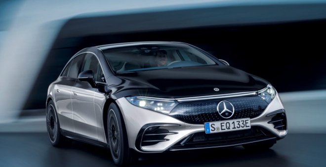 Mercedes-Benz y Stellantis se alían para fabricar baterías de coches eléctricos