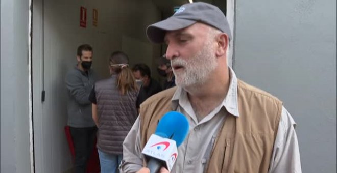 La ONG del cocinero José Andrés ya está en La Palma para repartir comida a los evacuados