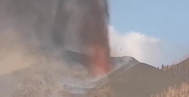 El volcán aumenta su explosividad por el agua y los gases