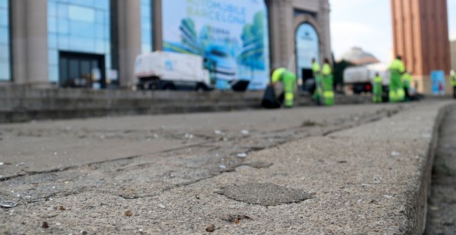 Vint detinguts i 43 ferits en el gran botellot de Maria Cristina, que ha congregat 40.000 persones