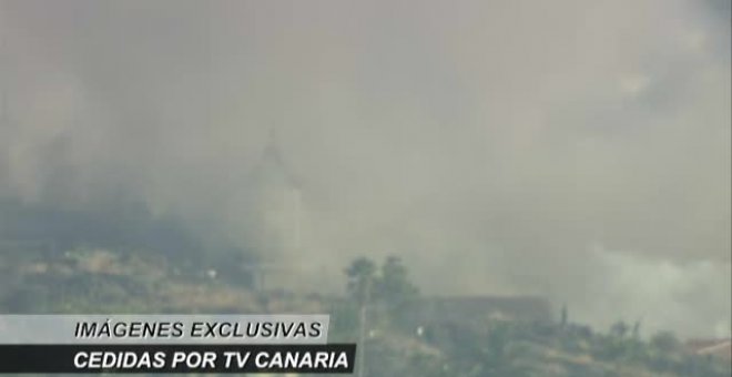 La iglesia de Todoque termina engullida por el avance de la lava en La Palma